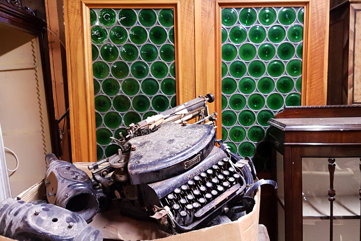 Surviving Europe: Flohmarkt Treasures Finding Flea Markets in Austria - Old Typewriter